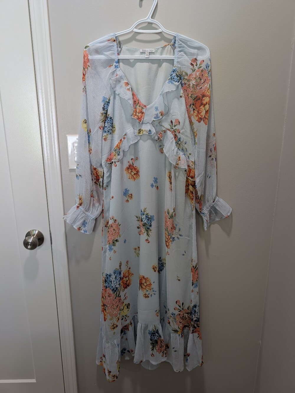 Patrons of Peace Powder Blue Floral V-Neck Maxi Dress - Picture 3 of 7